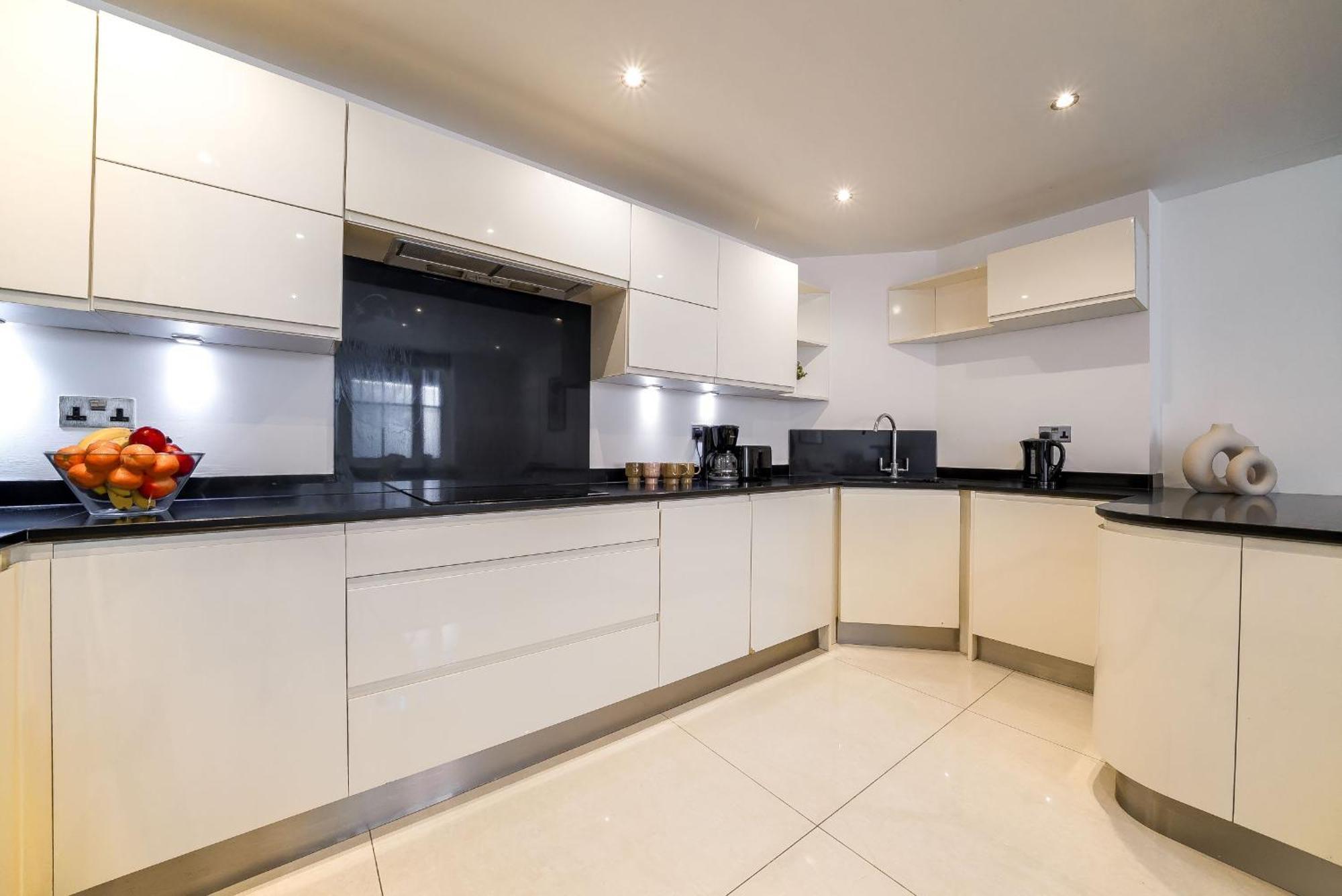 Notting Hill & Hyde Park - 2Br - Cityapartmentstay ลอนดอน ภายนอก รูปภาพ